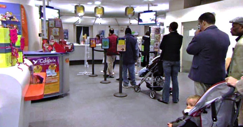 La Poste France Digital Signage Network